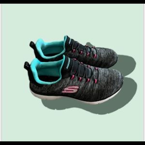 Skechers Size 7 sneakers